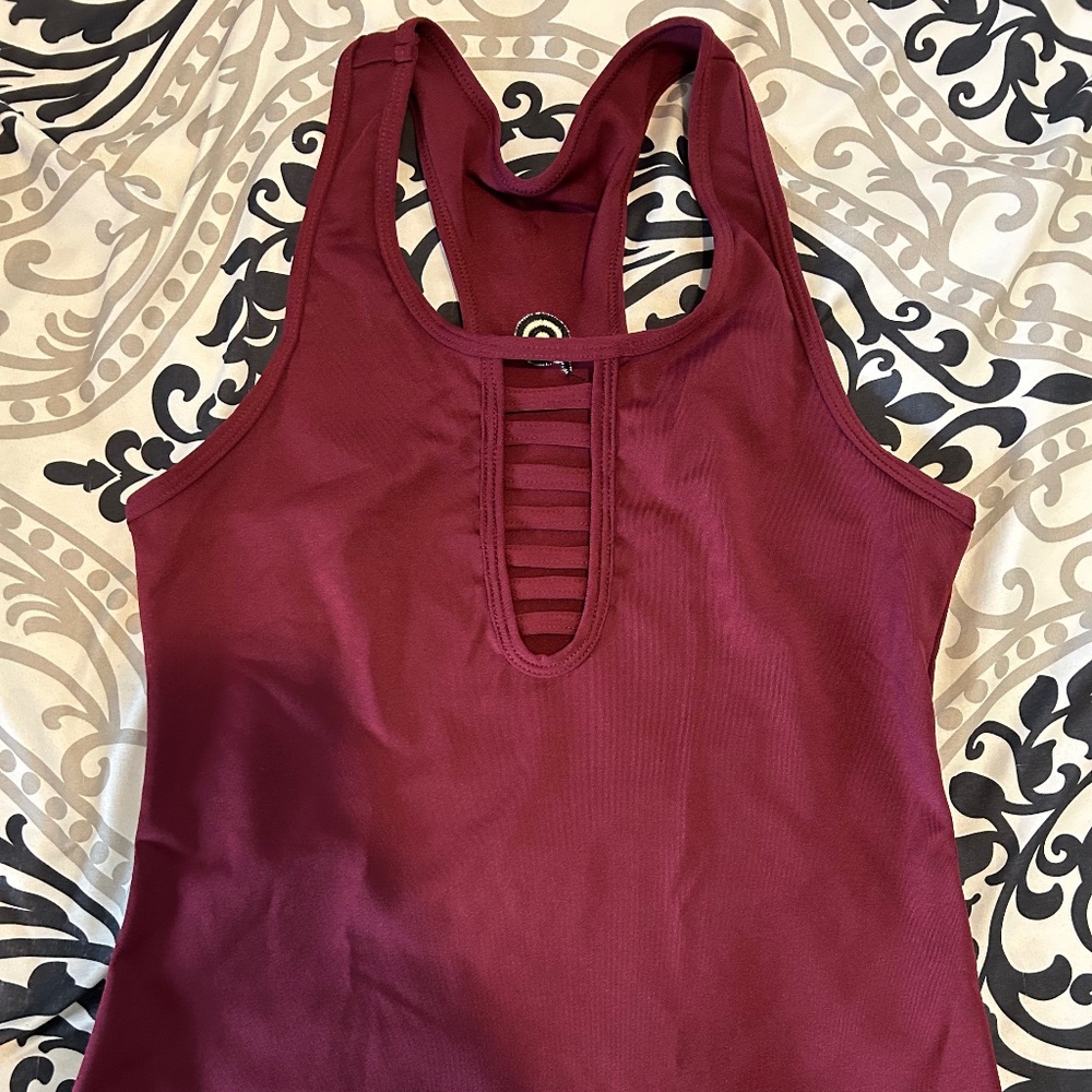 M Popfit Tank in Burgundy
